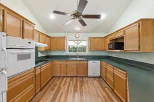 309 Oakwood Loop, San Marcos, TX 78666 - Photo 12