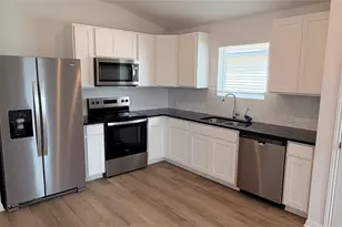 160 Sleep Holw, Jarrell, TX 76537 - Photo 2