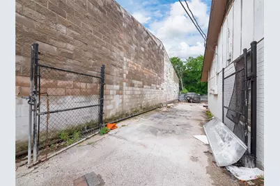 8212 Georgian Drive, Austin, TX 78753 - Photo 26
