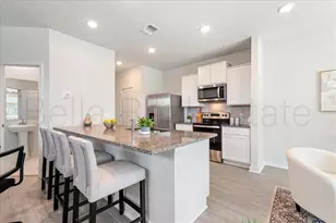 605 W South St, Leander, TX 78641 - Photo 2