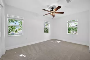 1205 E 9th St, Austin, TX 78702 - Photo 12
