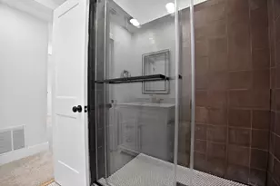 1205 E 9th St, Austin, TX 78702 - Photo 18
