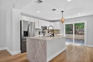 1205 E 9th St, Austin, TX 78702 - Photo 6