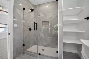 1205 E 9th St, Austin, TX 78702 - Photo 16