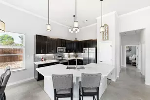 133 & 135 E Keanahalululu Ln, Bastrop, TX 78602 - Photo 10