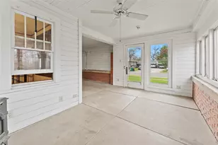 501 E 6th St, Cameron, TX 76520 - Photo 10