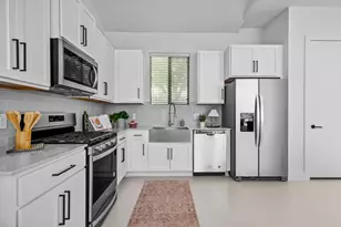 939 E 52nd St, Austin, TX 78751 - Photo 4