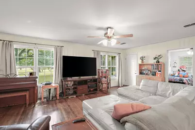 1320 W San Antonio Street, Lockhart, TX 78644 - Photo 6