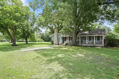 1320 W San Antonio Street, Lockhart, TX 78644 - Photo 6