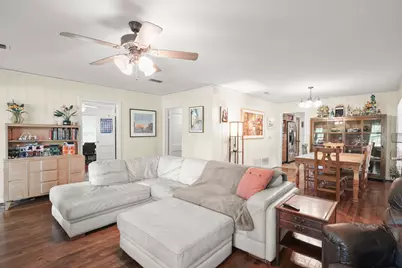 1320 W San Antonio Street, Lockhart, TX 78644 - Photo 8