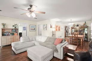 1320 W San Antonio St, Lockhart, TX 78644 - Photo 8