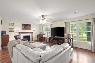 1320 W San Antonio St, Lockhart, TX 78644 - Photo 10