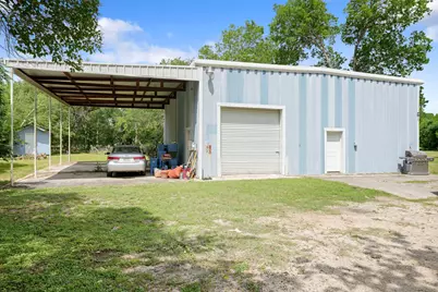 1320 W San Antonio Street, Lockhart, TX 78644 - Photo 2