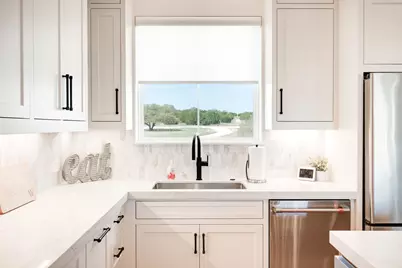 305 Willow Oak Drive, Goldthwaite, TX 76844 - Photo 14