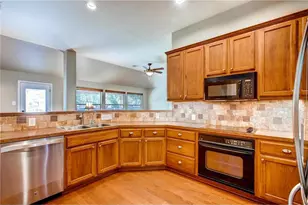 20313 Wayzata Ct, Pflugerville, TX 78660 - Photo 6