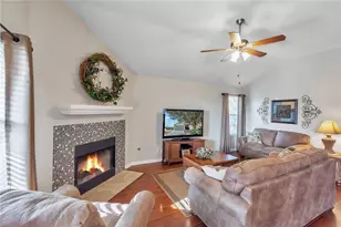 310 Stewart Dr, Hutto, TX 78634 - Photo 6