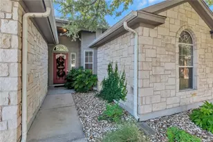 310 Stewart Dr, Hutto, TX 78634 - Photo 2