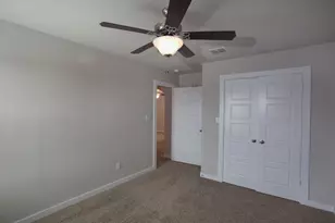 113 Lakeview Ct, Kyle, TX 78640 - Photo 10