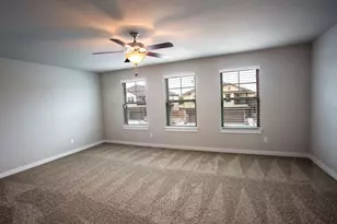 113 Lakeview Ct, Kyle, TX 78640 - Photo 6