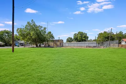 1000 N Main Street, Taylor, TX 76574 - Photo 1