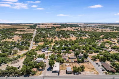 1000 N Main Street, Taylor, TX 76574 - Photo 4