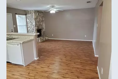 801 Bracewood Circle #B, San Marcos, TX 78666 - Photo 4