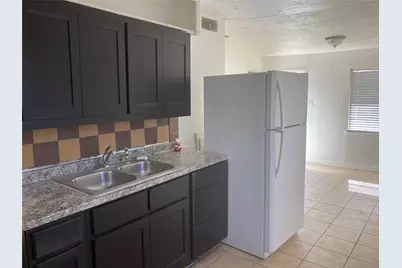 205 E Hoover Avenue, Killeen, TX 76541 - Photo 2