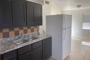205 E Hoover Ave, Killeen, TX 76541 - Photo 2