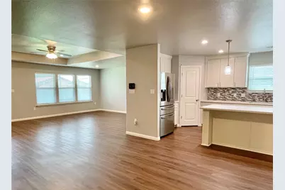 450 S Leon Street, Giddings, TX 78942 - Photo 10