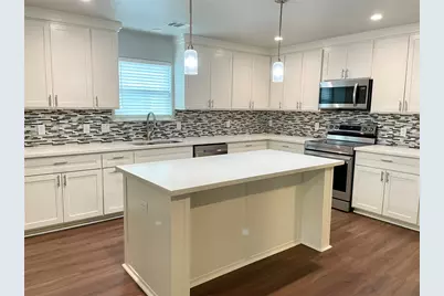 450 S Leon Street, Giddings, TX 78942 - Photo 4