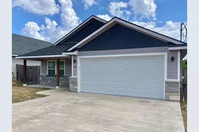 450 S Leon Street, Giddings, TX 78942 - Photo 2