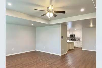 450 S Leon Street, Giddings, TX 78942 - Photo 12
