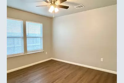 450 S Leon Street, Giddings, TX 78942 - Photo 20