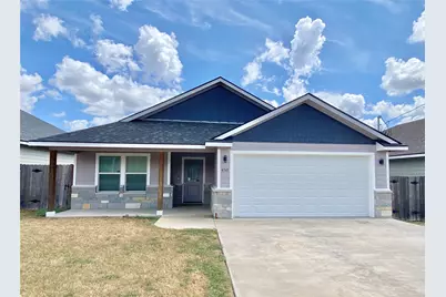 450 S Leon Street, Giddings, TX 78942 - Photo 1