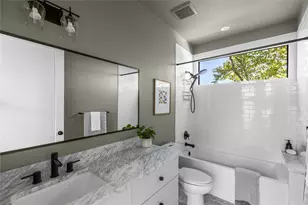 2804 E 22nd St, Austin, TX 78722 - Photo 16