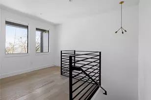 2804 E 22nd St, Austin, TX 78722 - Photo 20