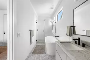 2804 E 22nd St, Austin, TX 78722 - Photo 10