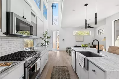 2804 E 22nd Street #B, Austin, TX 78722 - Photo 2