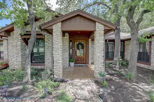 205 E Esparada Dr, Georgetown, TX 78628 - Photo 6