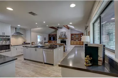 205 E Esparada Drive, Georgetown, TX 78628 - Photo 18
