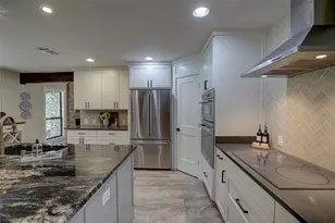 205 E Esparada Dr, Georgetown, TX 78628 - Photo 16