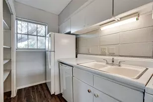 311 E 31st St, Austin, TX 78705 - Photo 16