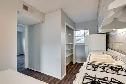 311 E 31st Street #303A, Austin, TX 78705 - Photo 14