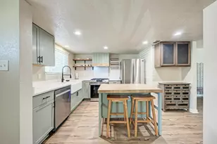 4708 Adelphi Ln, Austin, TX 78727 - Photo 2