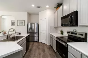 1911 Prickly Pear Dr, Bastrop, TX 78602 - Photo 10