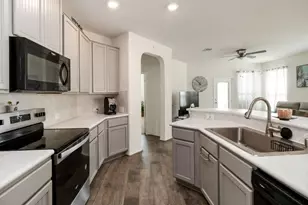 1911 Prickly Pear Dr, Bastrop, TX 78602 - Photo 10