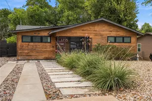 1715 Hillcrest Ln, Austin, TX 78721 - Photo 1