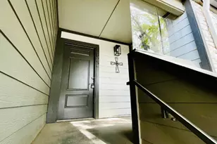 1510 W N Loop Blvd, Austin, TX 78756 - Photo 2