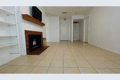 1510 W North Loop Boulevard #822, Austin, TX 78756 - Photo 4