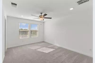 109 Green Berets Bend, Jarrell, TX 76537 - Photo 10